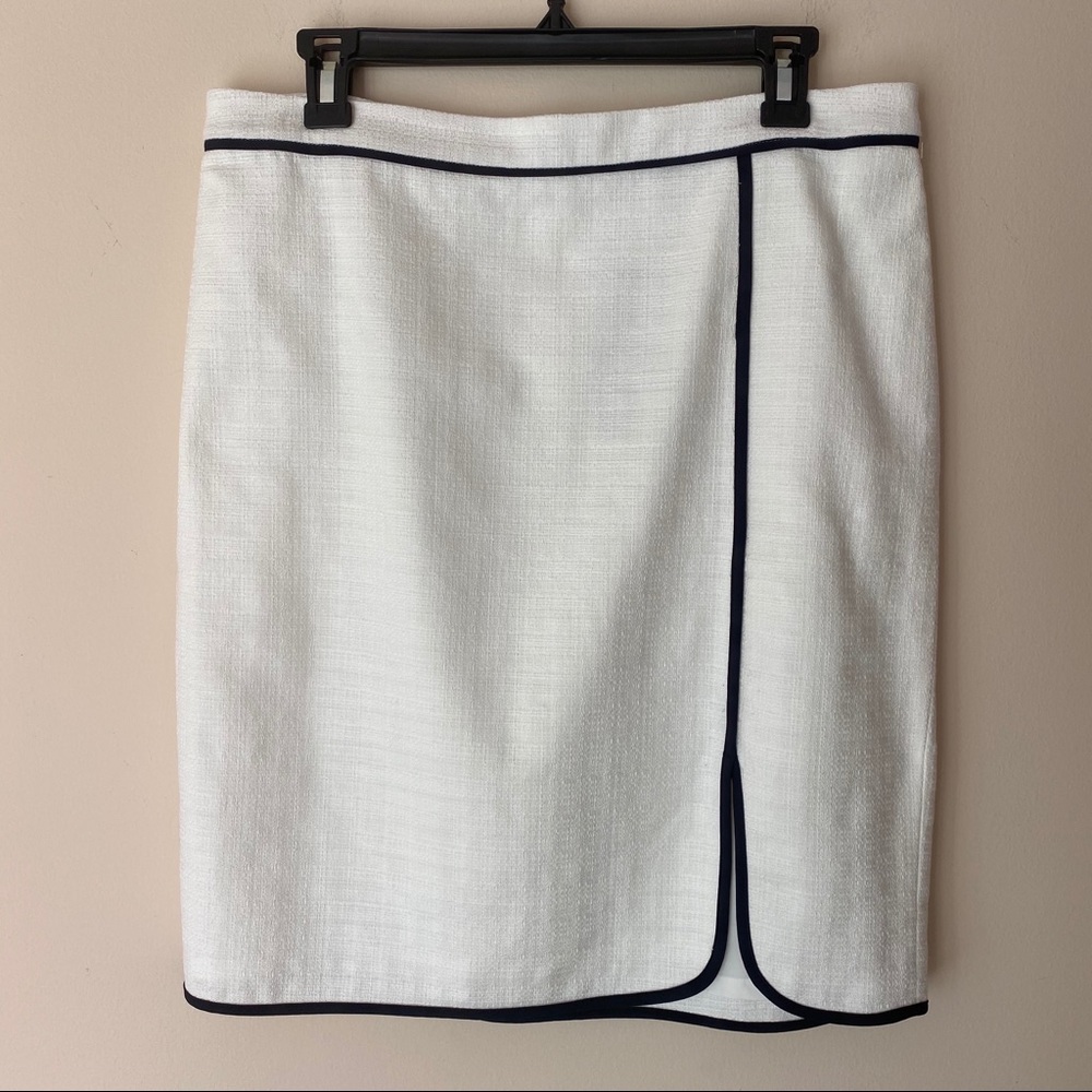 Ann Taylor White Skirt with Black Trim. Size 12 P